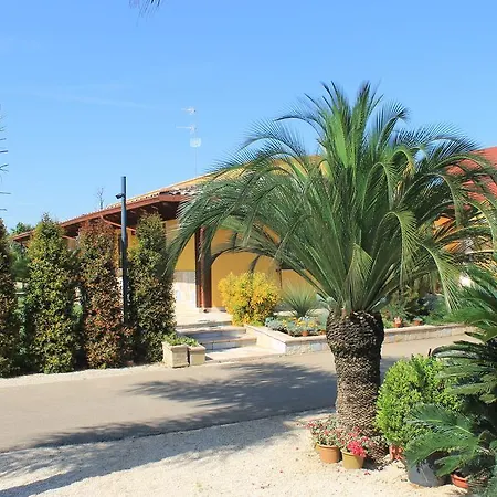 לינה וארוחת בוקר Oasi Mediterranea